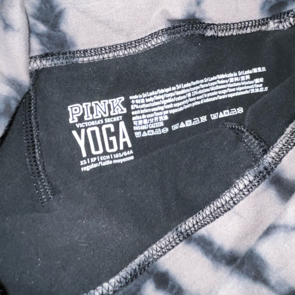 Flare pink yoga pants (flare at the bottom) xs